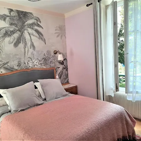 L'allee Du Quatre Bed & Breakfast *