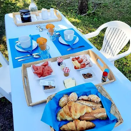 L'allee Du Quatre Bed & Breakfast